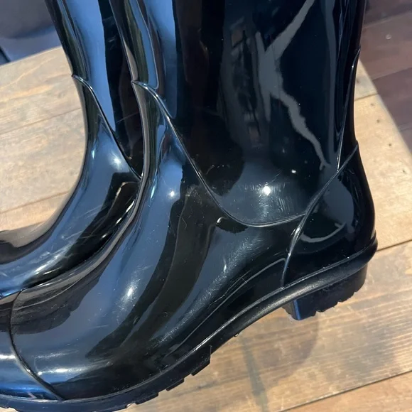 UGG black rain boots - Picture 2 of 7